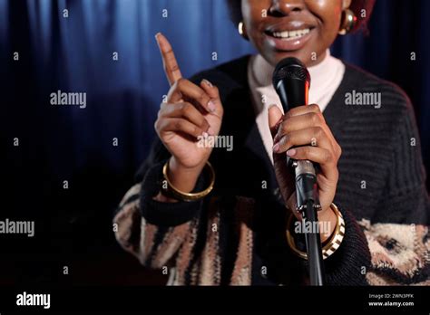 American stand up comedian hi-res stock photography and images - Alamy