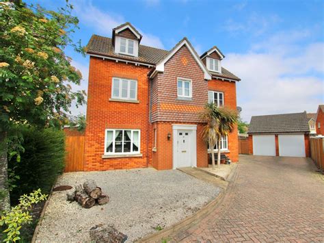 5 Bed Detached House For Sale In Caesar Avenue Kingsnorth Ashford