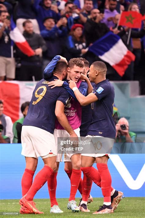 02 Benjamin Pavard 10 Kylian Mbappe During The Fifa World Cup 2022