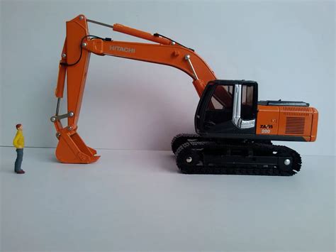 140 Hitachi Zaxis 200 Excavator Toy In Diecasts And Toy Vehicles From