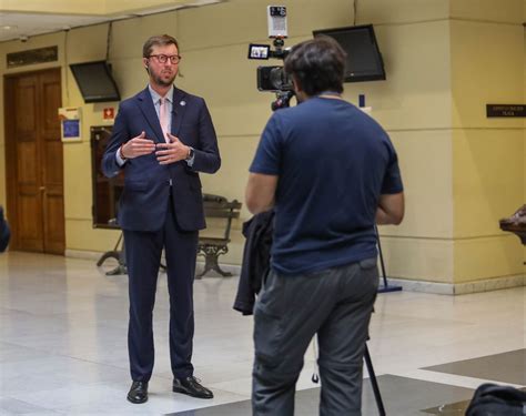 Diputado Republicano Sánchez acusa a Boric de usar al aborto como un