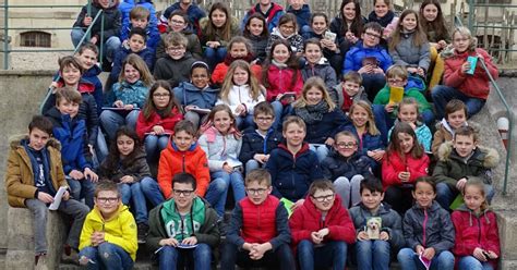 Boën sur Lignon Enseignement Visite de 51 élèves lillois au château