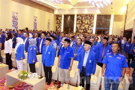 Foto Rapat Koordinasi Pemenangan Pemilu Di Jambi Zulhas Bakar