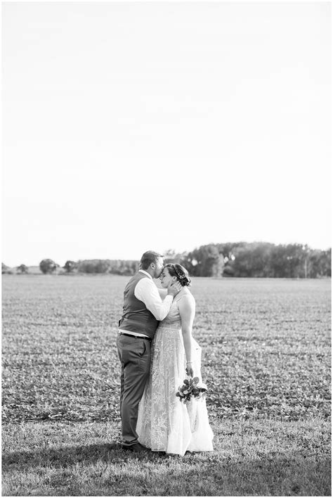 Albert Lea, MN Wedding | Private Residence | Volkman Photography