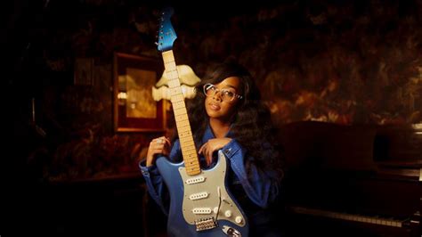 H.E.R. Asks For More Women to Pick Up Musical Instruments as She Drops ...