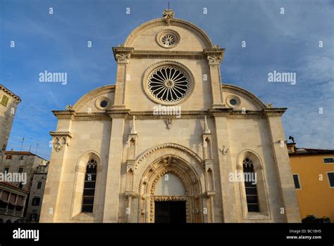 Catedral De Santiago En Sibenik En La Costa Dálmata De Croacia