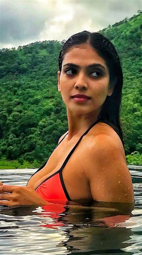 Malavika Mohanan Beautiful Face Images Actress Hot Photoshoot