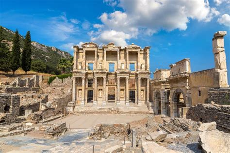 Biblioteca Celsius En Ephesus Turkey Foto De Archivo Imagen De