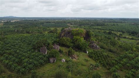 Misterius Ada Batu Raksasa Di Bangka Selatan Bentuknya Mirip Buah