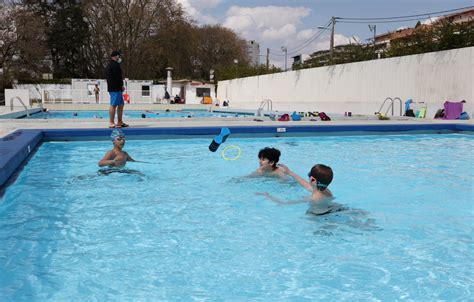 Photos Besan On R Ouverture De La Piscine Port Joint Sous Un Soleil