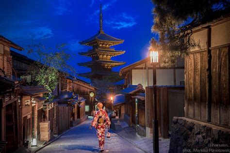 Streets Of Gion By Night Historic Geisha District Kyoto Flickr