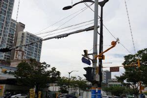 Pilot Installation Of Smart Poles In Seoul Combining Ict Like Traffic