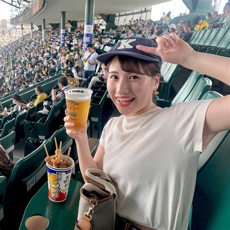 福永裕梨さんのインスタグラム写真 福永裕梨instagram「甲子園に行ってきました🐯⚾️ ⠀ 学生時代はビールの売り子で通い詰めた