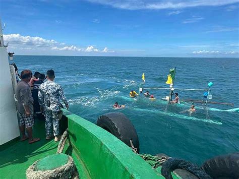 Six Fishermen Rescued Off Silay Coast Daily Guardian