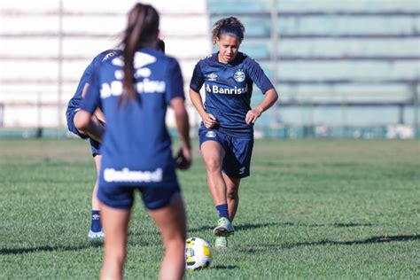 Gurias Gremistas Est O Prontas Para Duelo O Esmac Pa