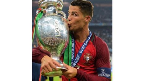 Inspirasi dan Motivasi: 8 Alasan Cristiano Ronaldo Pemain Bola Paling ...