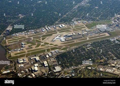 Dallas love field terminal hi-res stock photography and images - Alamy