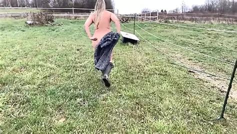 Anna Planken Legt Kurz Ihre Stiefel Hoch Porn XHamster