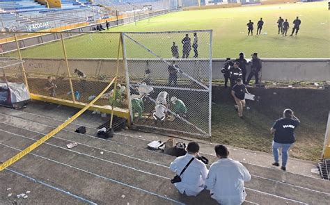 Olimpia De Honduras Lamenta Estampida En Un Estadio De El Salvador