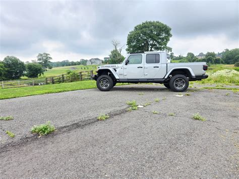 Jeep Gladiator 1.5" OVERLAND PLUS Lift Kit 2020+, JT | Clayton Offroad