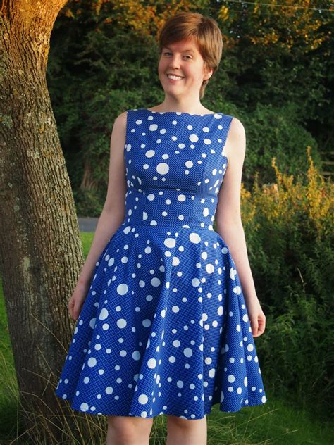 Nightingale & Dolittle: Simple Sew Ruby Dress