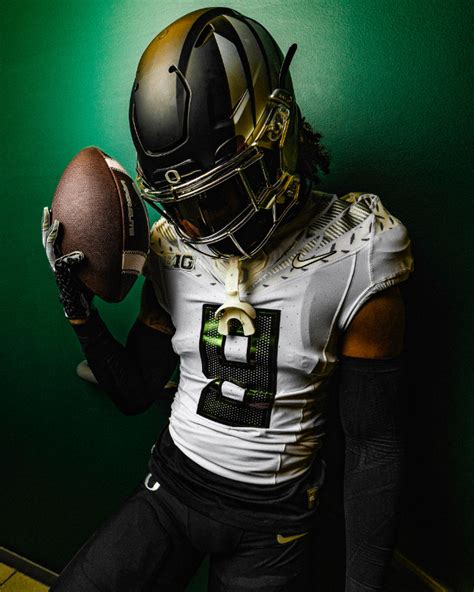 Oregon Ducks Unveil New Road Uniforms For Week Showdown Vs