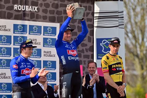 Mathieu Van Der Poel Gewinnt Paris Roubaix Starkes Rennen Von Laurenz