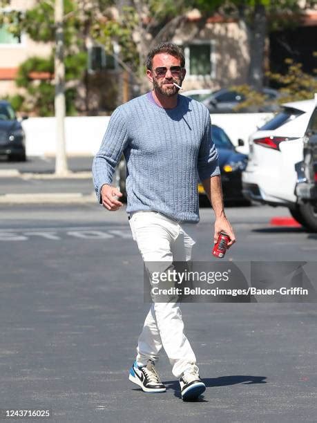 Ben Affleck Cigarette Photos and Premium High Res Pictures - Getty Images