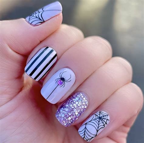 30 Simple Yet Pretty Short Halloween Nails For Spooky Season