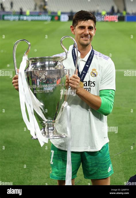 Thibaut courtois trophy hi-res stock photography and images - Alamy