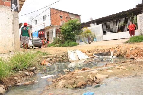 Moradores Do Curado Reclamam De Esgoto Estourado Na Rua Folha PE