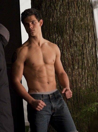 Totally Shirtless Taylor Lautner Shirtless Taylor Lautner