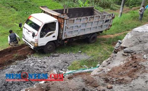 Truk Muatan Pasir Dari Lumajang Terjun Di Jurang Susuh Kota Batu Memontum