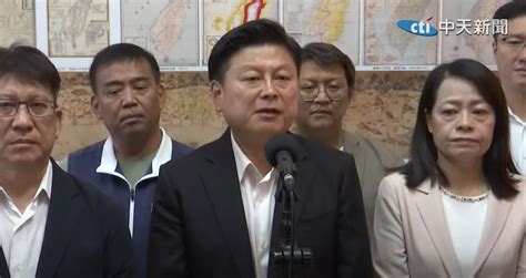 影 藍綠《選罷法》爆口角衝突！傅崐萁怒嗆劉世芳：民進黨有尊重立院嗎