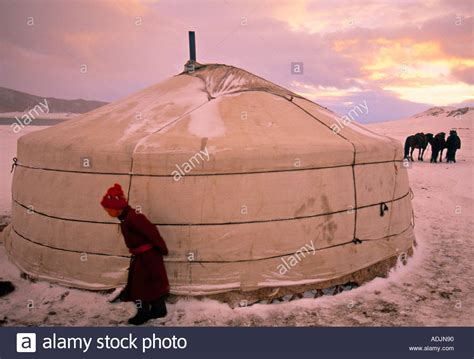 Mongolian yurt child hi-res stock photography and images - Alamy