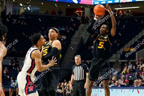 Missouri Guard Dmoi Hodge 5 Shoots Editorial Stock Photo Stock Image