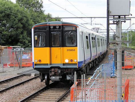 Class 315 Unit At Harold Wood 2w23 15 24 Shenfield To Liv Flickr