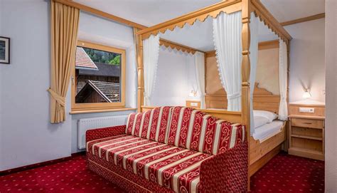 Zimmer in der Pension Hofer Ihre Pension am Tor zum Pustertal Südtirol