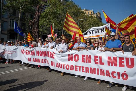 No En Mi Nombre Miles De Personas Se Manifiestan En Barcelona Contra