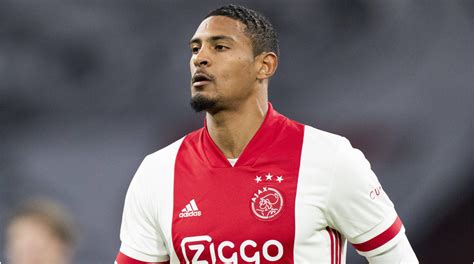 Bvb Sébastien Haller Vor Unterschrift Ajax Mit 1 Offerte Zufrieden