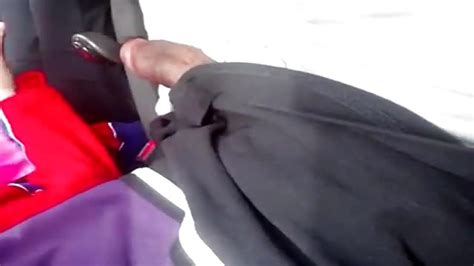 Une malay suce sans arrêt Porn