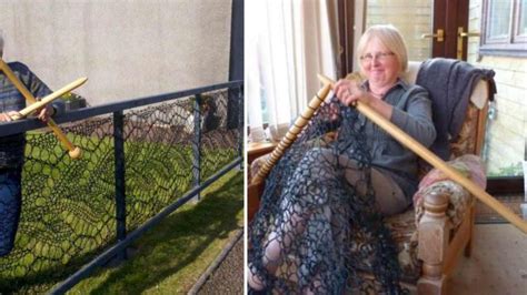 Cette couturière a fabriqué toute la clôture de son jardin avec de la