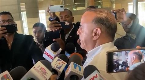 Comunicadores ganan el pleito a empresario Micky López quien le pide