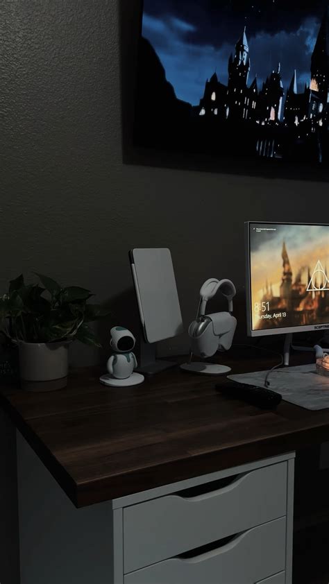 My Harry Potter themed desk setup 🥹 ️ : r/harrypotter