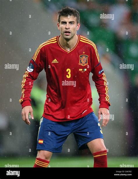 Gerard Pique 14 Hi Res Stock Photography And Images Alamy