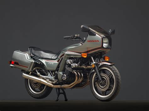 This Crisp 1981 Honda Cbx Hosts Upgraded Suspension And High End Aftermarket Pipes Autoevolution