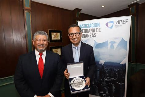 Apef Realiz Reconocimiento Al Economista Peruano Luis Oganes