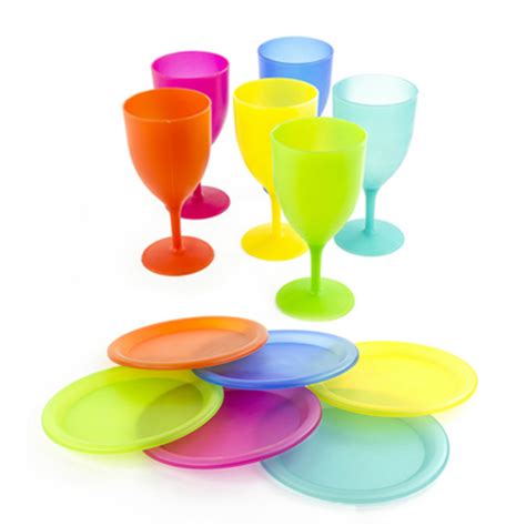 Reusable Plastic Dinnerware Picnic Plates Goblets Parties Beach Dining