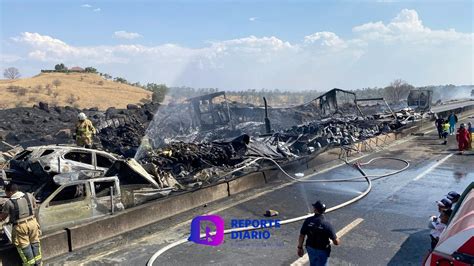 Aparatoso Accidente M Ltiple En La Autopista Zapotlanejo Lagos De