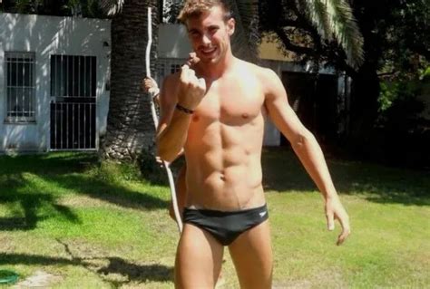 Shirtless Male Beefcake Hunk Speedo Swimmer Build Jock Dude Photo 4x6